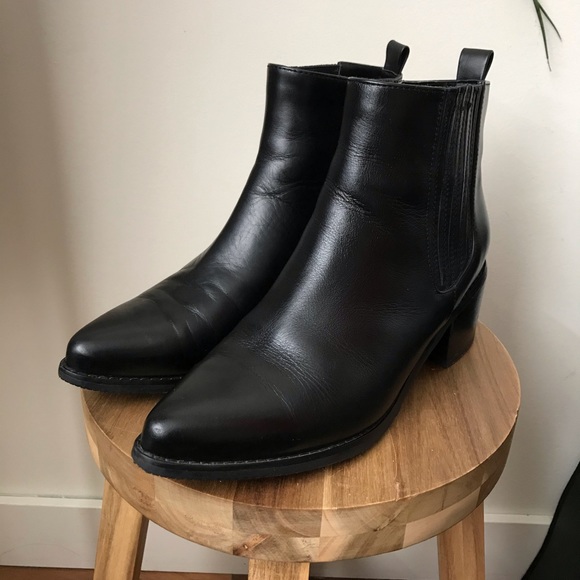 Blondo Chelsea Boot